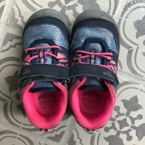 OshKosh - Sneakers size 8